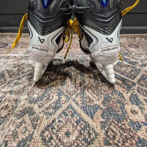 2025 Bauer Vapor Flylite Hockey Skates Regular Width 11.5 (Used)