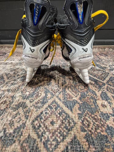 2025 Bauer Vapor Flylite Hockey Skates Regular Width 11.5 (Used)