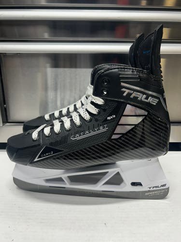 True Catalyst 9x4 Pro Hockey Skates Size 10 Regular Width Pro Stock NHL (NEW)