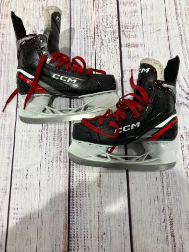 CCM Jetspeed FT655 Hockey Skates Regular Width Size 5 (Used)