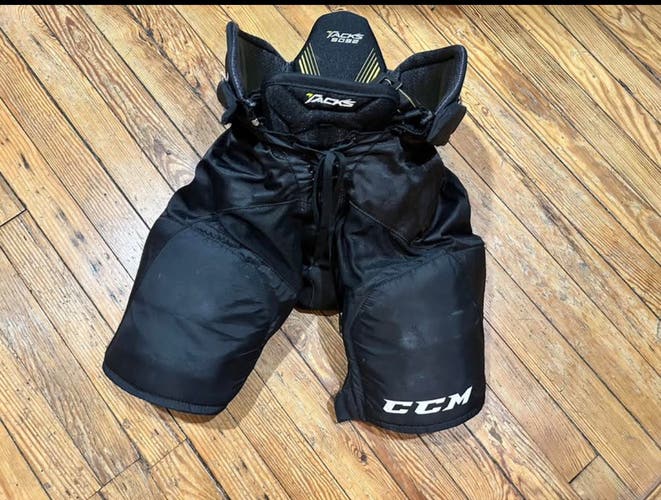 Junior Large CCM Tacks 5092 Hockey Pants (Used)