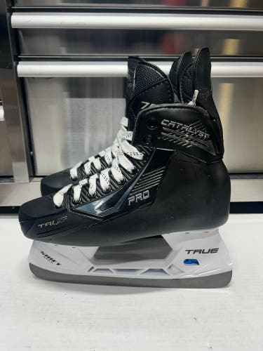 True Catalyst Pro Skate Size 7 Regular Width NHL Pro Stock (New)