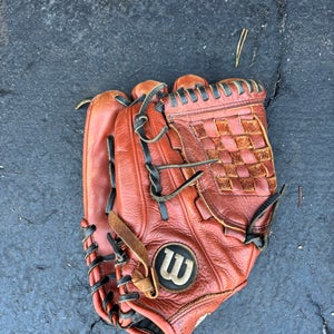 2023 Wilson A550 LH Outfield Baseball Glove 12" (Used)