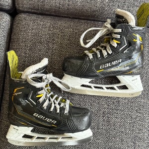 2022 Bauer Supreme M5 Pro Hockey Skates Regular Width 12 (Used)