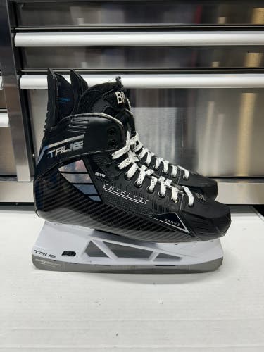 True Catalyst 9x4 Pro Hockey Skates Size 9 Regular Width (NEW) OHL Pro Stock