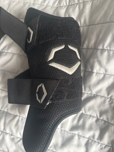 Black Senior EvoShield Leg guard Shin Guards (Used)