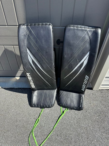 Medium Bauer Vapor Hyperlite 2 Goalie Leg Pads (Used)
