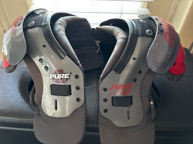 Youth Shoulder Pads (Used)