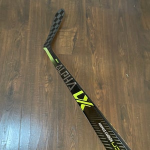 New Warrior Alpha LX Pro Junior Right Handed Hockey Stick W03