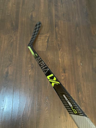 New Warrior Alpha LX Pro Junior Right Handed Hockey Stick W03