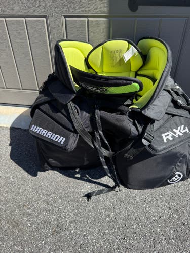 Senior Small Warrior Ritual X4 E+ Hockey Goalie Pants (Used)