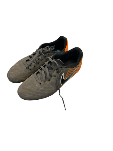 Used Nike Soccer Cleats Grey Junior 05 11682-S000121067