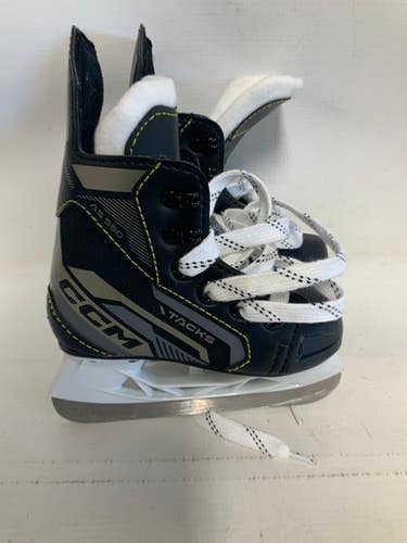 Used CCM TACKS AS 550 Youth Hockey Skate Youth 06.0 11823-S000037591