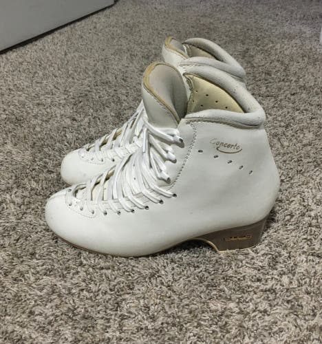 EDEA Concerto 255 B (Used)