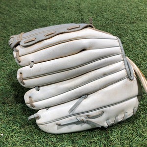 White Franklin Fastpitch Pro RH Softball Glove 10.5" (Used)