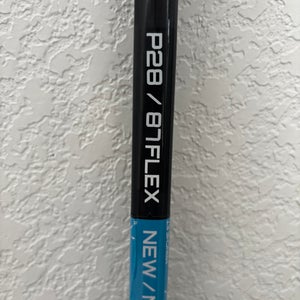 Senior Bauer Vapor Flylite Right Handed Hockey Stick P28 87 Flex (New)