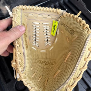 Wilson A2000 RH Catcher's Softball Glove 34" (New)