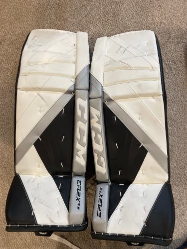 35" CCM Extreme Flex 5.9 Goalie Leg Pads (Used)