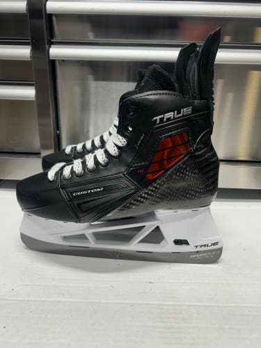 True Custom SVH Pro Skate Size 7 Regular Width NHL Pro Stock (New)
