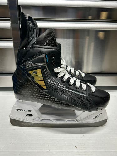 True Custom SVH Pro Skate Size 7 Regular Width OHL Pro Stock (Used)