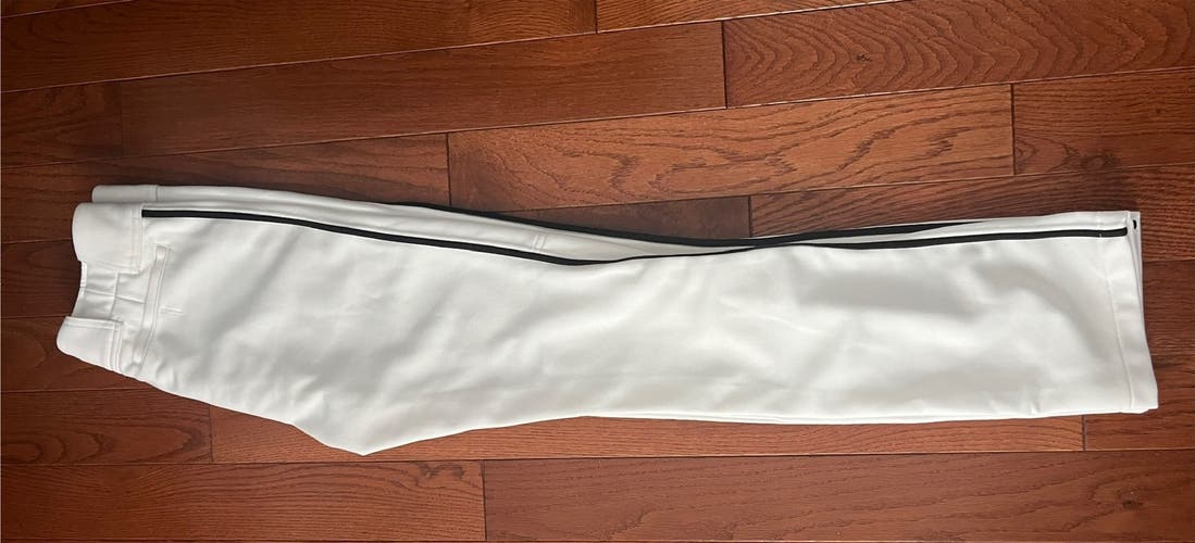 White Men's XXL Youth Mizuno Game Pants (Used)