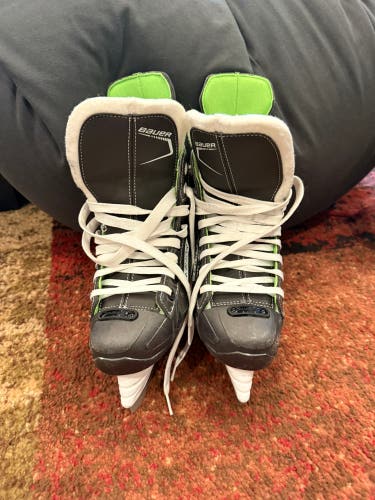 2021 Bauer XLS Hockey Skates Regular Width Size 2 (Used)