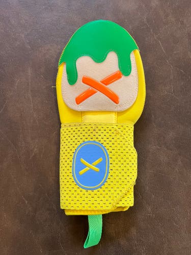 Banana Junior Sliding Mitt (Used)