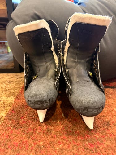 Graf Ultra G3 Hockey Skates Regular Width Size 5 (Used)