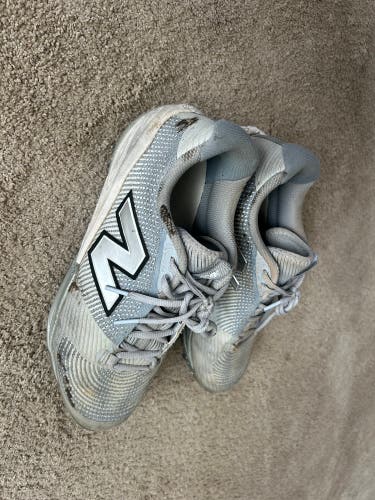 Gray Men's Size M 11.0 (W 12.0) Adult New Balance Compv3 Low Top Molded Cleats (Used)