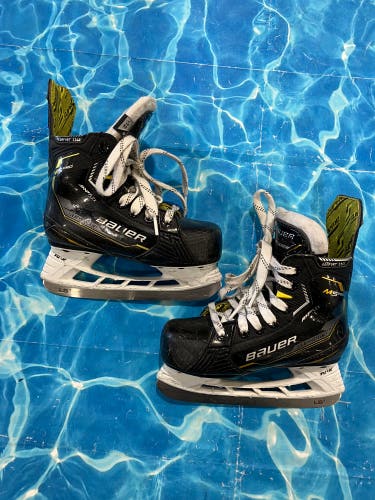 Youth Bauer Supreme M5 Pro Hockey Skates Regular Width 12 (Used)
