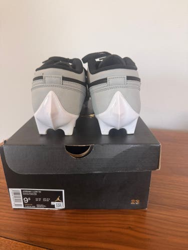 Black Men's Size M 9.5 (W 10.5) Adult Air Jordan Cleats (Used)