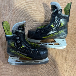 Youth Bauer Vapor X4 Hockey Skates Regular Width 13.5 (Used)