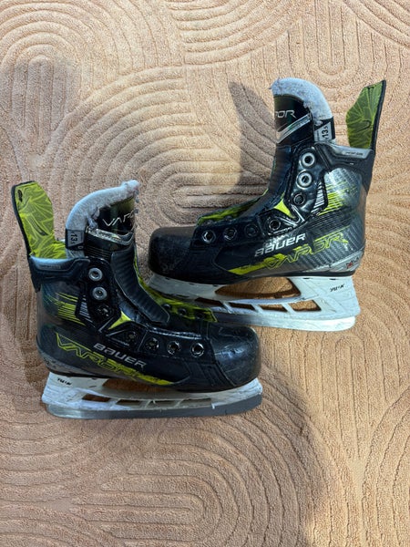 Youth Bauer Vapor X4 Hockey Skates Regular Width 13.5 (Used)