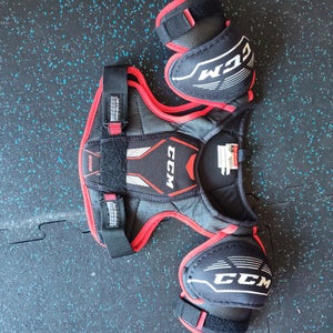 Medium Youth CCM JetSpeed Edge Shoulder Pads (Used)