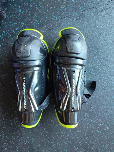 Youth Winnwell AMP 500 8" Shin Pads (Used)