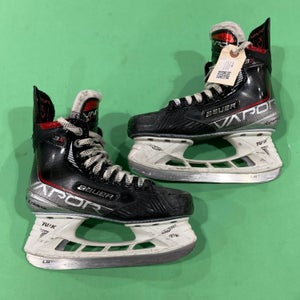 Used Intermediate Bauer Vapor 3X Hockey Skates Size 4.5 | FIT 1