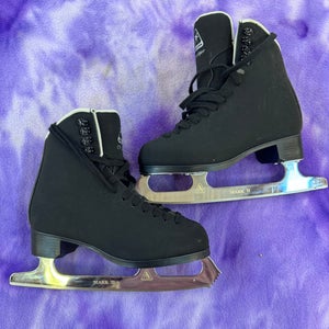 Black Jackson Ultima Mystique Figure Skates Junior 3 (Used)