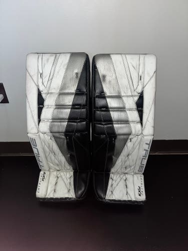 32+1.5" True Catalyst PX3 Goalie Leg Pads Pro (Used)