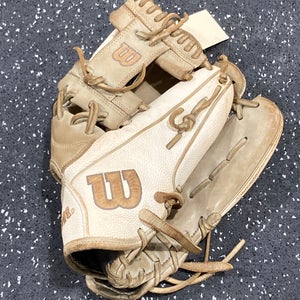 Used Wilson A2000 H12 Right Hand Throw Softball Glove 12"