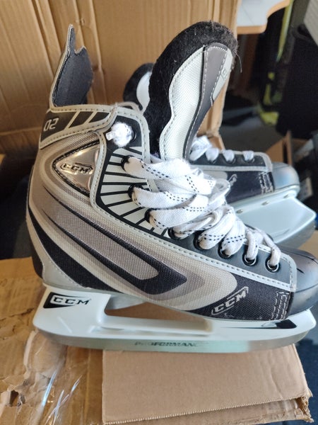 Black/Gray CCM Tacks Vector Hockey Skates Regular Width Size 5 (Used)