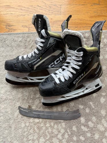 CCM AS-V Hockey Skates Regular Width Size 4.5/ Bladetech steel & Step steel(Used)