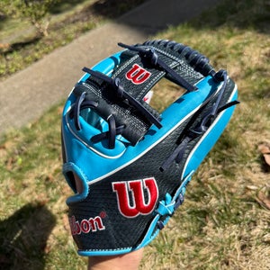 2024 Wilson A2K 1786 11.5” RH Infield Baseball Glove (NWT)