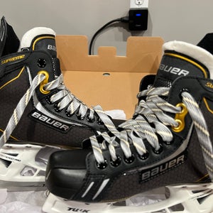 Black Bauer Supreme One.5 Hockey Skates Regular Width Size 2 (New)