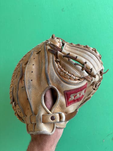 Brown SSK DPM-9100 RH Catcher's Baseball Glove 33"