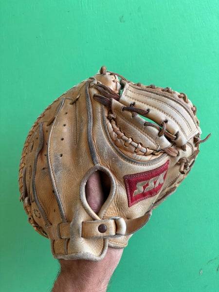 Brown SSK DPM-9100 RH Catcher's Baseball Glove 33"