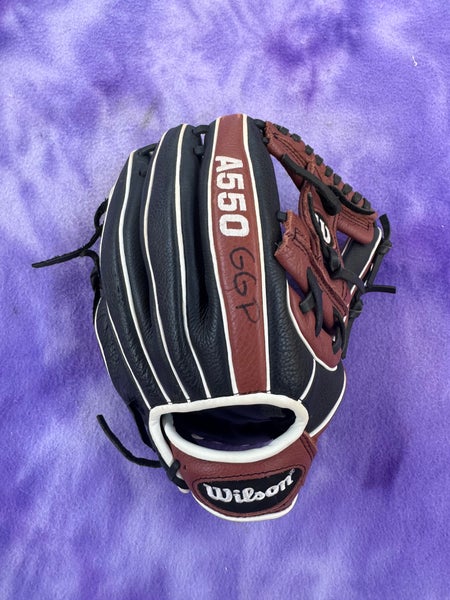 Black Wilson A550 RH Infield Baseball Glove 11.5" (Used)