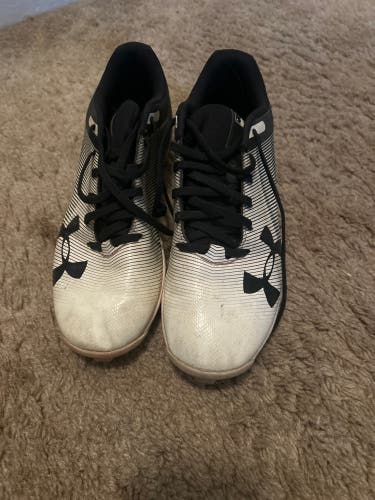 White Kid's 5Y (Big Kids / Youth) Under Armour Yard low Low Top Detachable Cleats (Used)