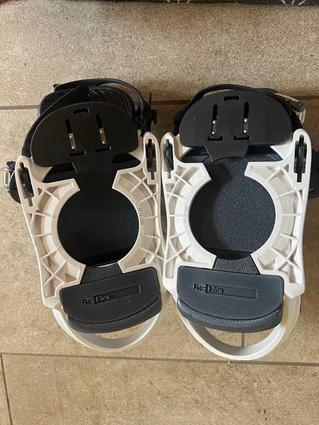 burton freestyle jr snowboard binding baseplate Re:Flex Bindings 2023 The lightweight base is made with bomber polycarbonate Men's Burton Freestyle Re:Flex Snowboard