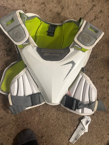 Adult maverik chest protector