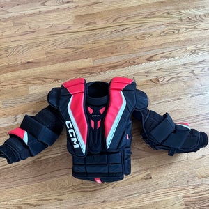 Small CCM EFlex 6.9 Goalie Chest Protector (Used)